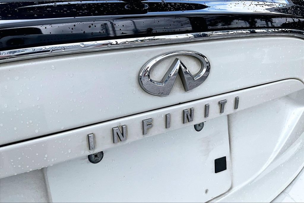 Used 2018 INFINITI QX30 Premium w/ Navigation Package FWD image 5