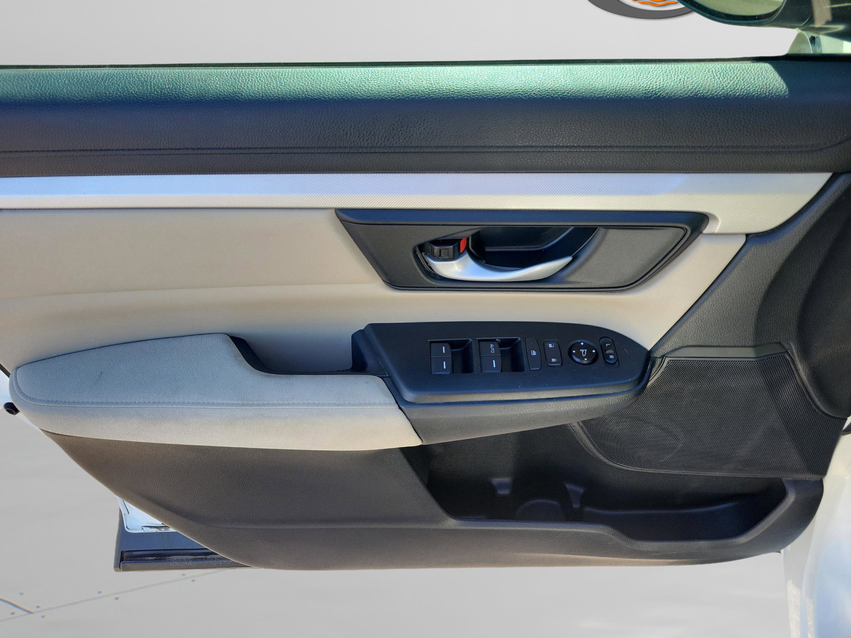 Used 2017 Honda CR-V LX image 28