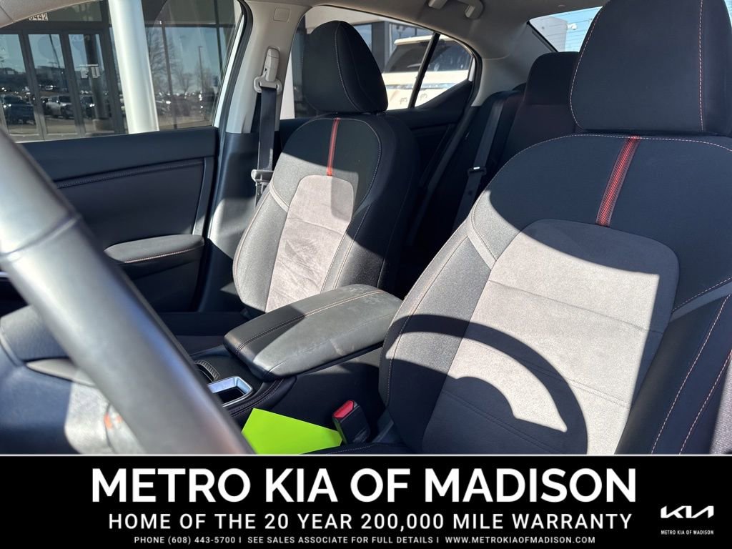 Used 2022 Nissan Sentra SR w/ Midnight Edition image 16