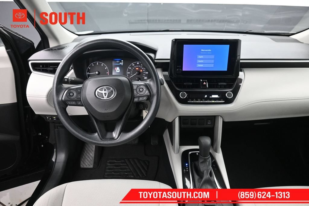 Used 2024 Toyota Corolla Cross L AWD/4WD image 11