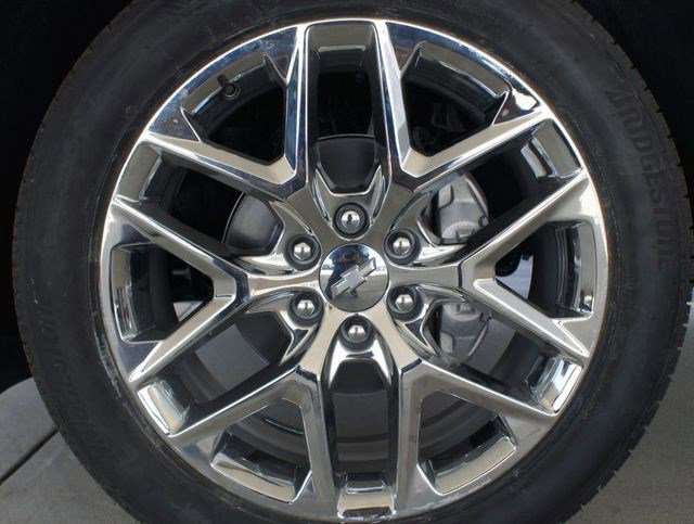New 2025 Chevrolet Suburban Premier RWD image 10