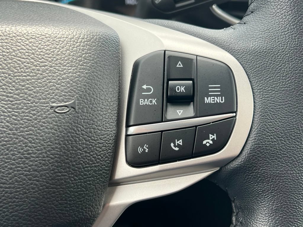 Used 2023 Ford Explorer Limited w/ Equipment Group 301A AWD/4WD image 38