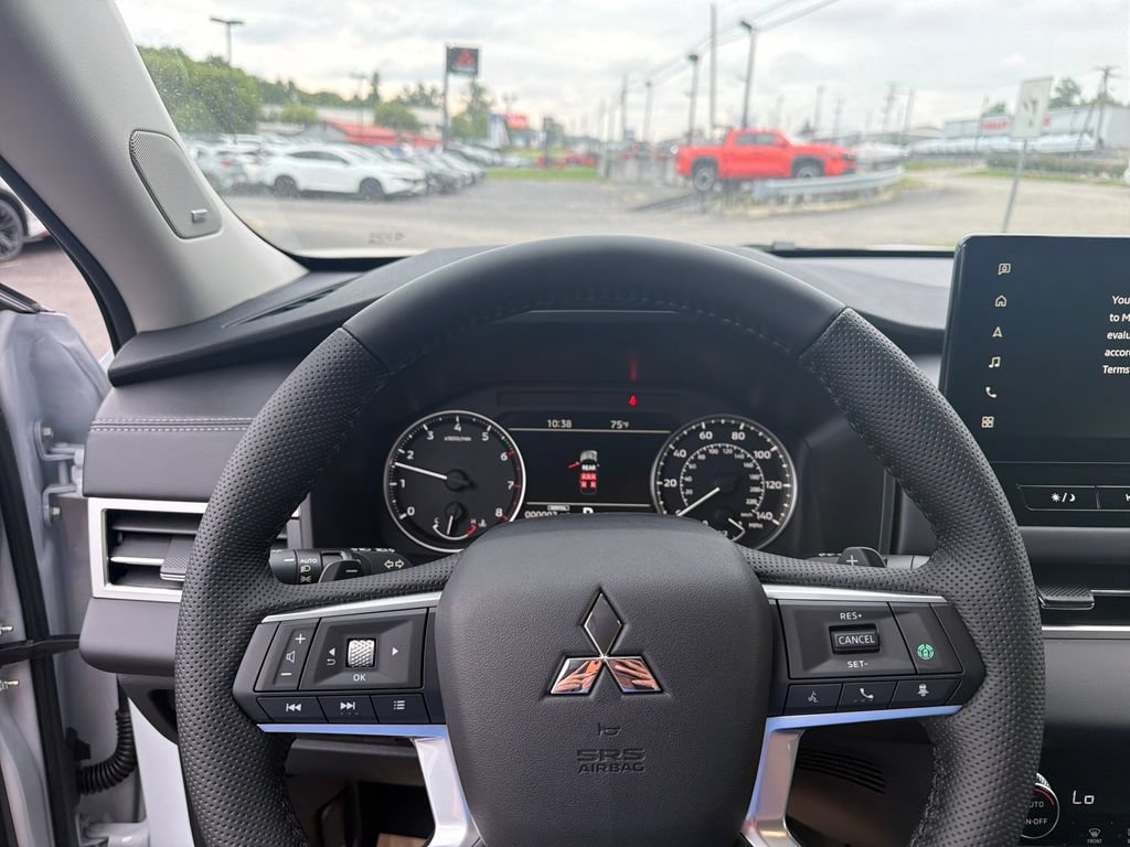 New 2026 Mitsubishi Outlander SE FWD image 19