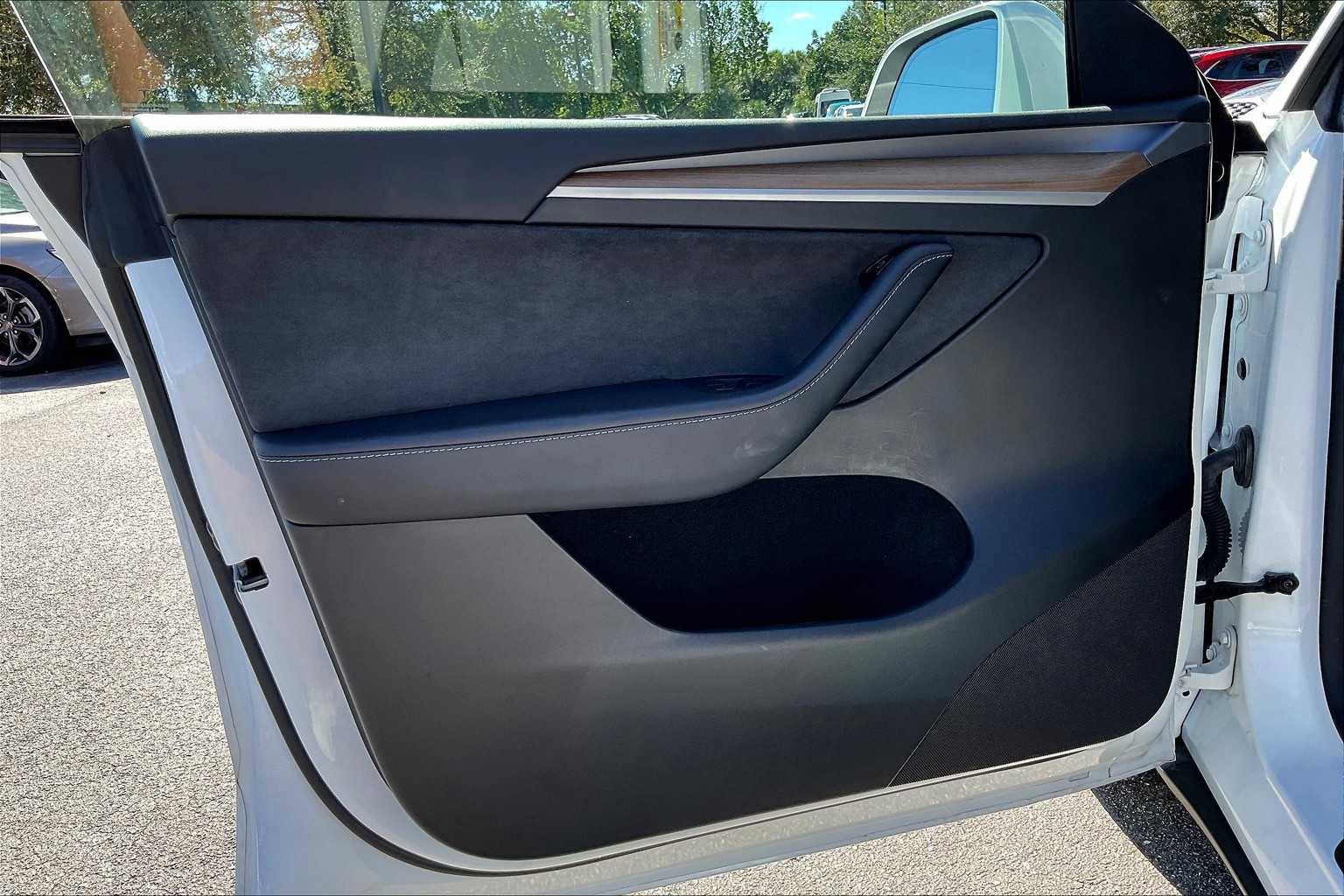 Used 2023 Tesla Model Y AWD image 22