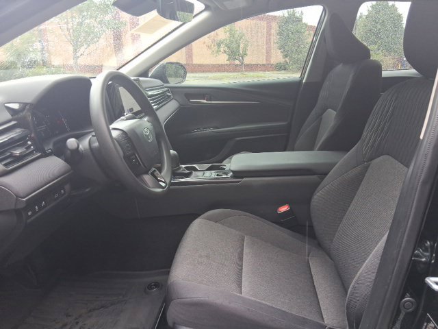Used 2025 Toyota Camry LE FWD image 11