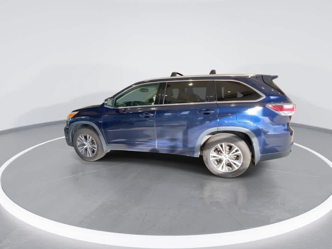 Used 2016 Toyota Highlander XLE w/ Protection Package #3 AWD/4WD image 5