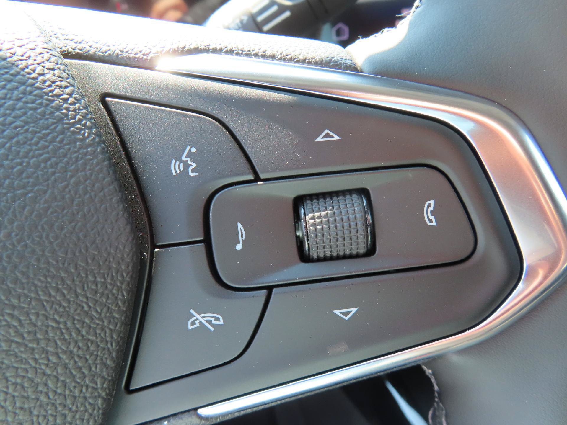 New 2026 Chevrolet Trax LT w/ Driver Confidence Package FWD image 19