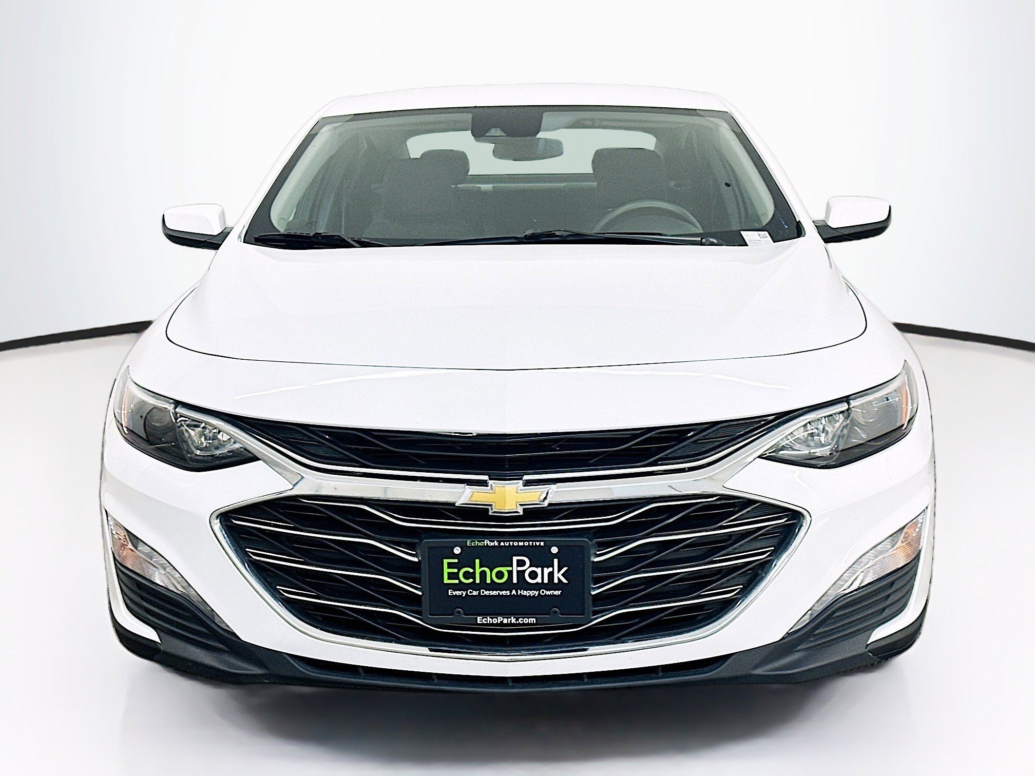 Used 2024 Chevrolet Malibu LT FWD image 2