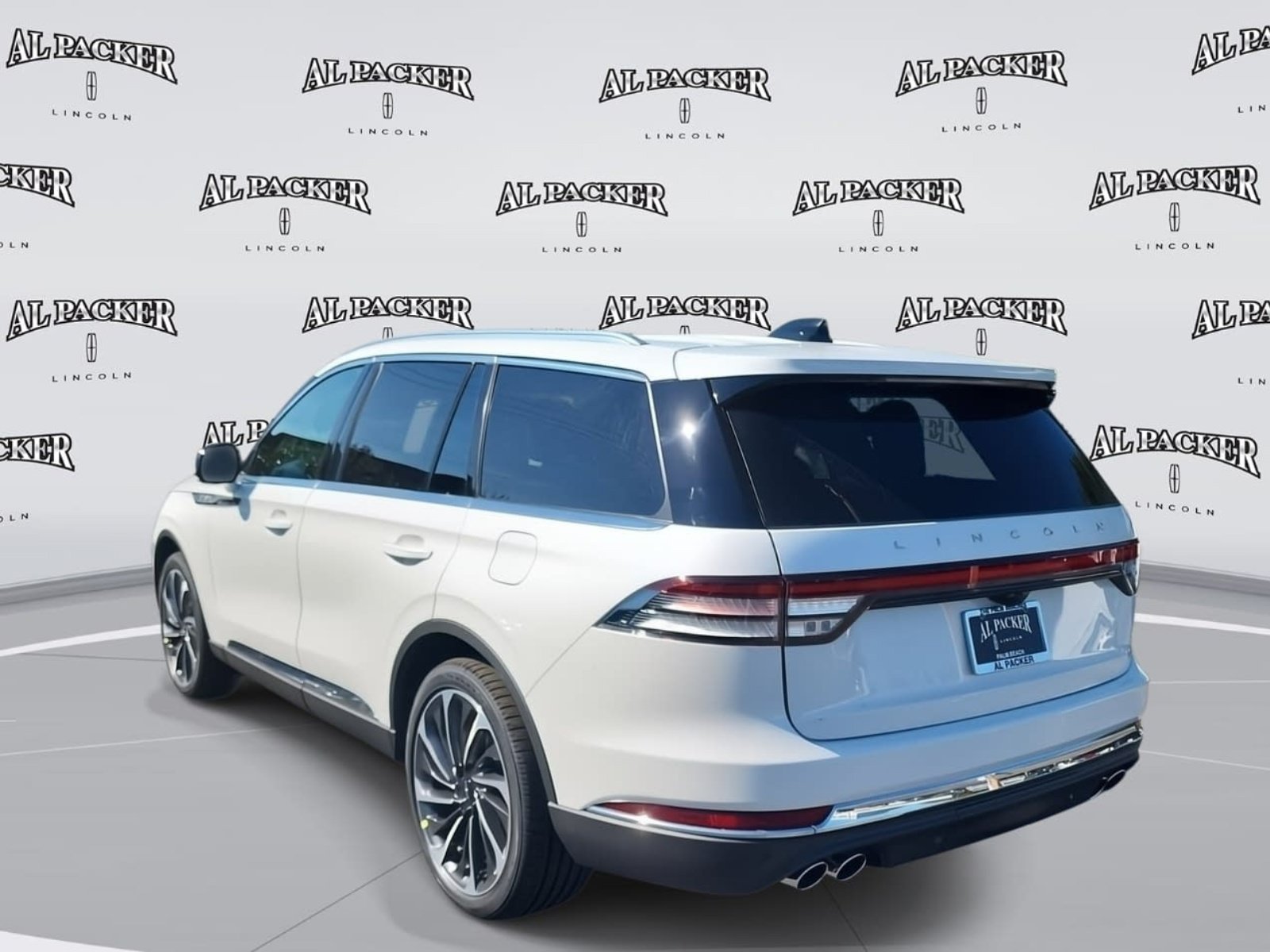 New 2026 Lincoln Aviator Reserve w/ Luxury Package RWD image 3