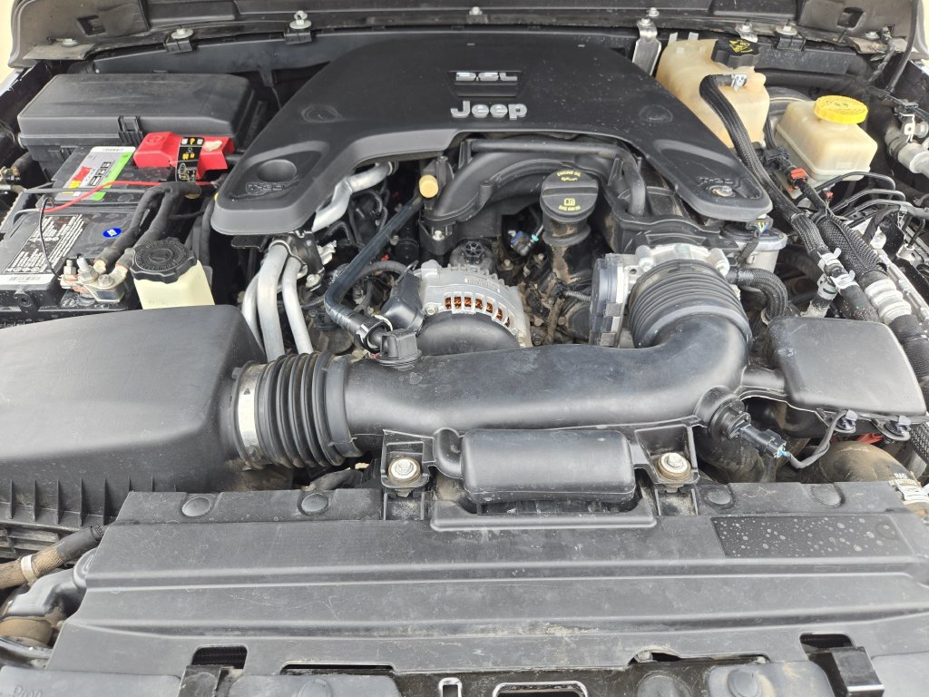 Used 2020 Jeep Wrangler Sport AWD/4WD image 31