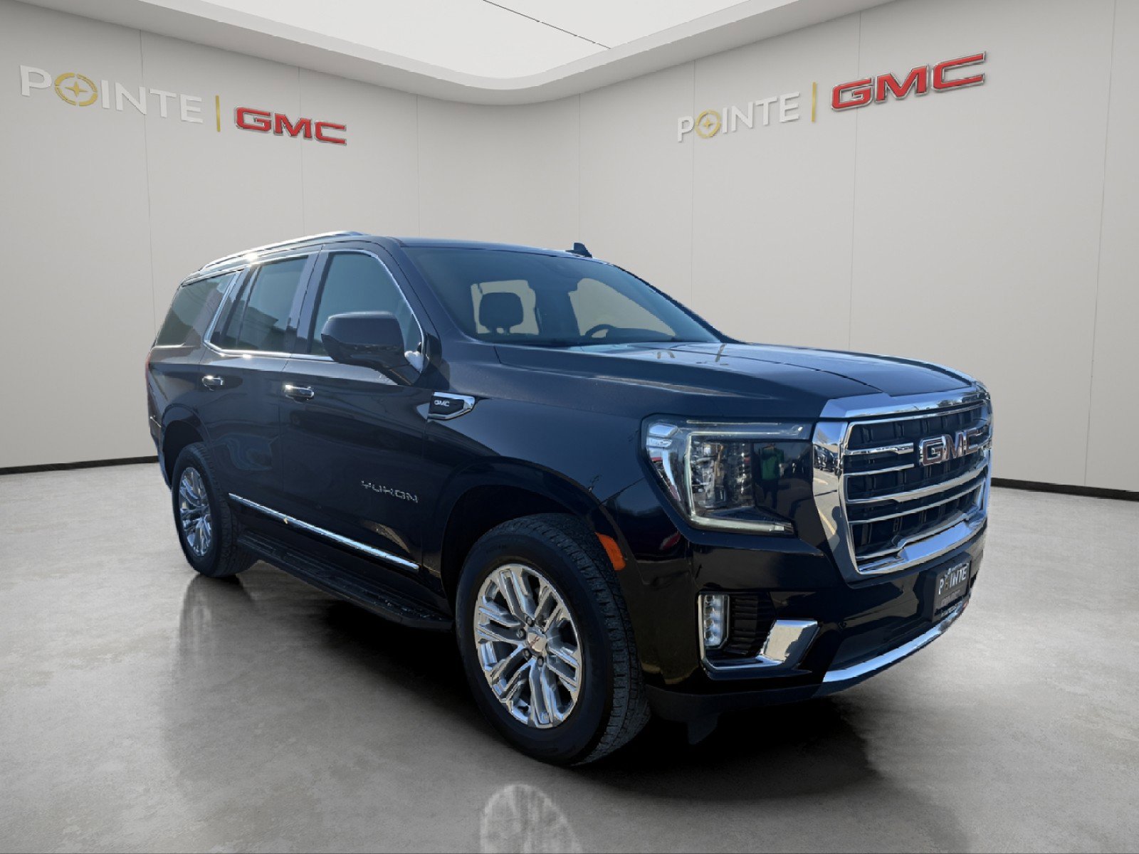 Used 2024 GMC Yukon SLT image 1