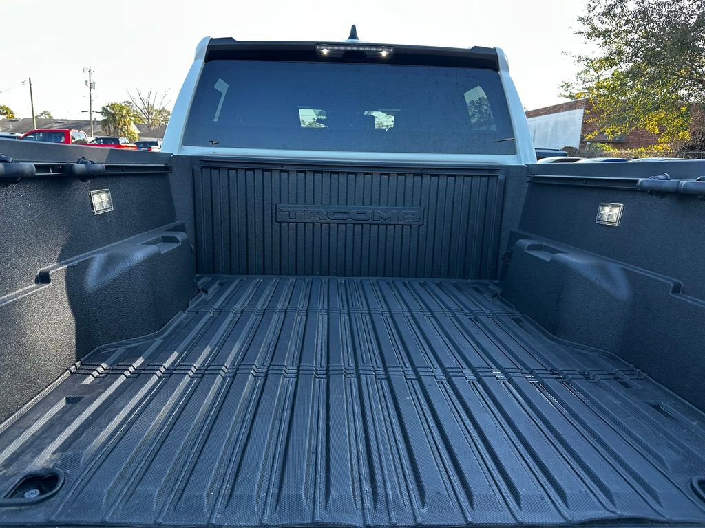 Used 2025 Toyota Tacoma SR5 image 39