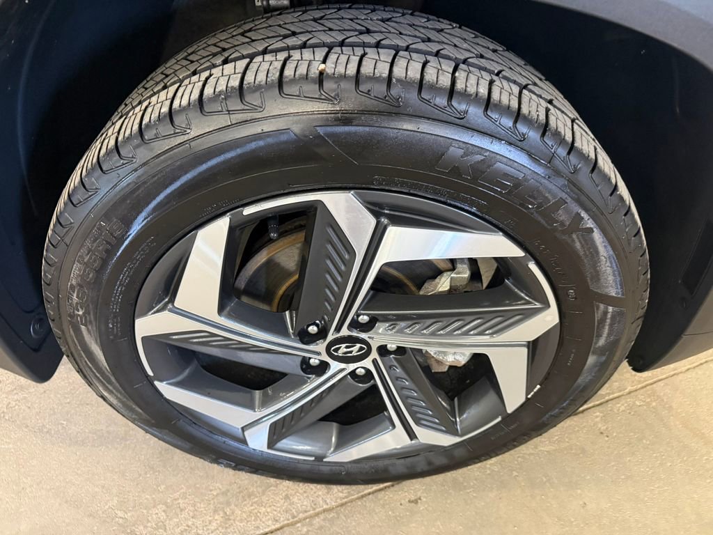 Certified 2023 Hyundai Tucson Limited AWD/4WD image 13