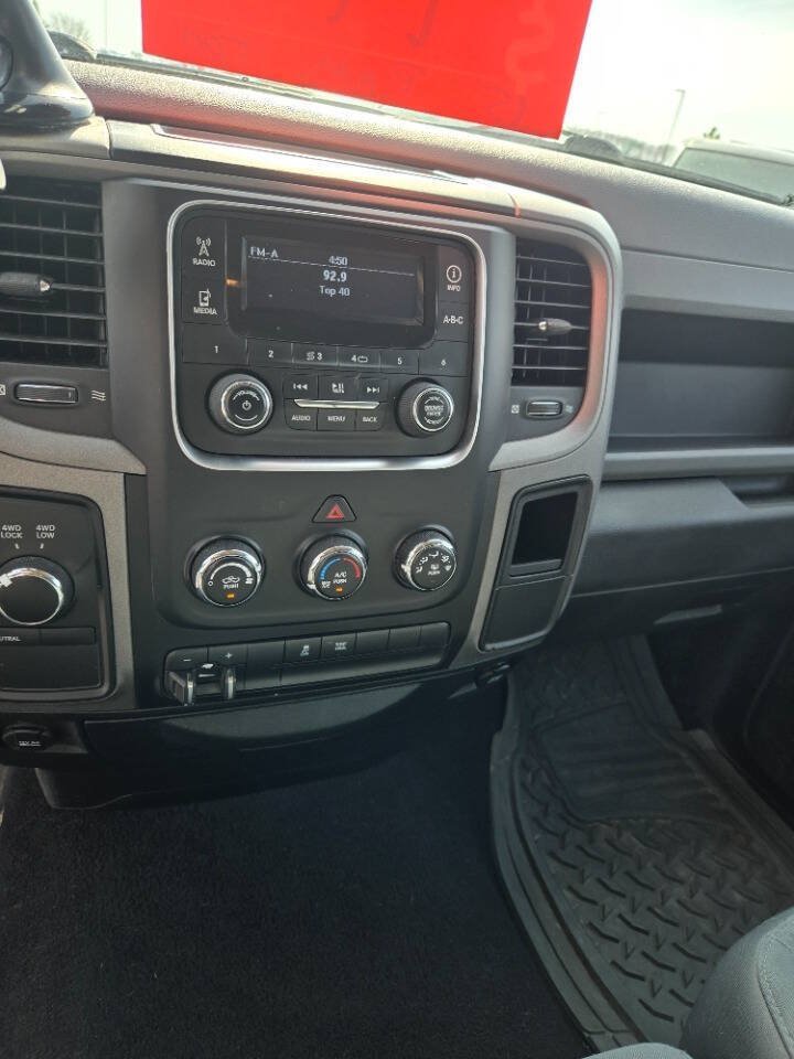 Used 2015 RAM 1500 ST w/ SXT Appearance Group AWD/4WD image 22