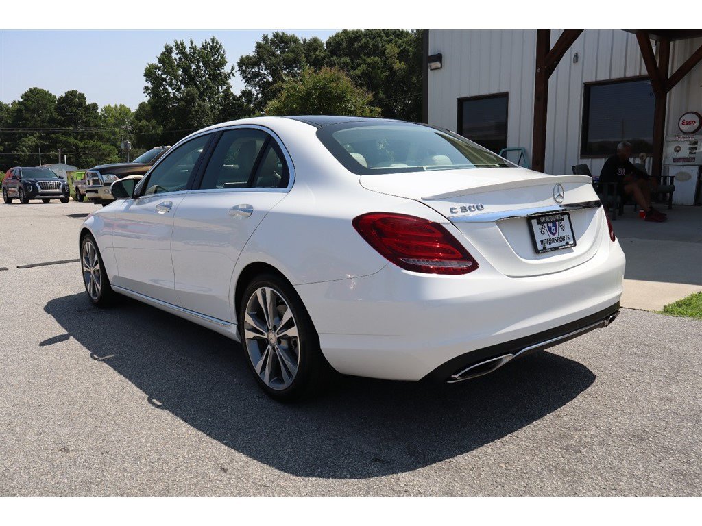Used 2015 Mercedes-Benz C 300 Sedan image 3