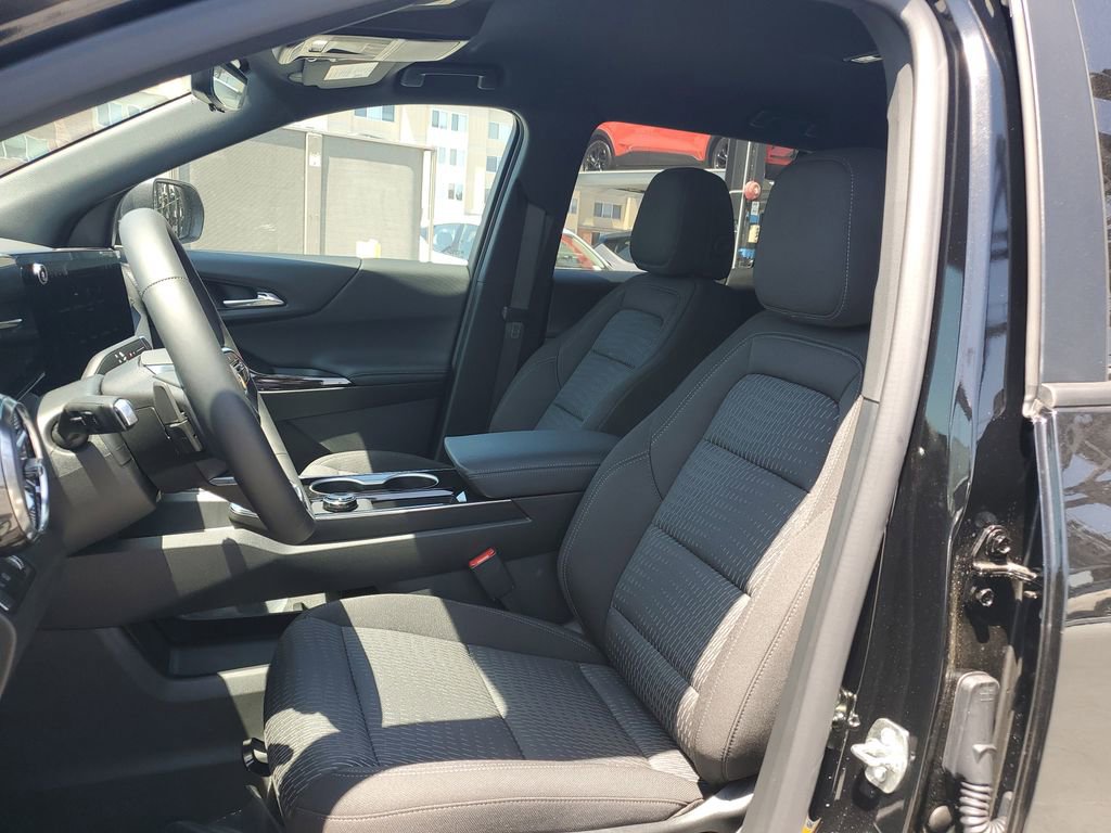 New 2026 Chevrolet Equinox LT w/ Safety and Technology Package FWD image 17