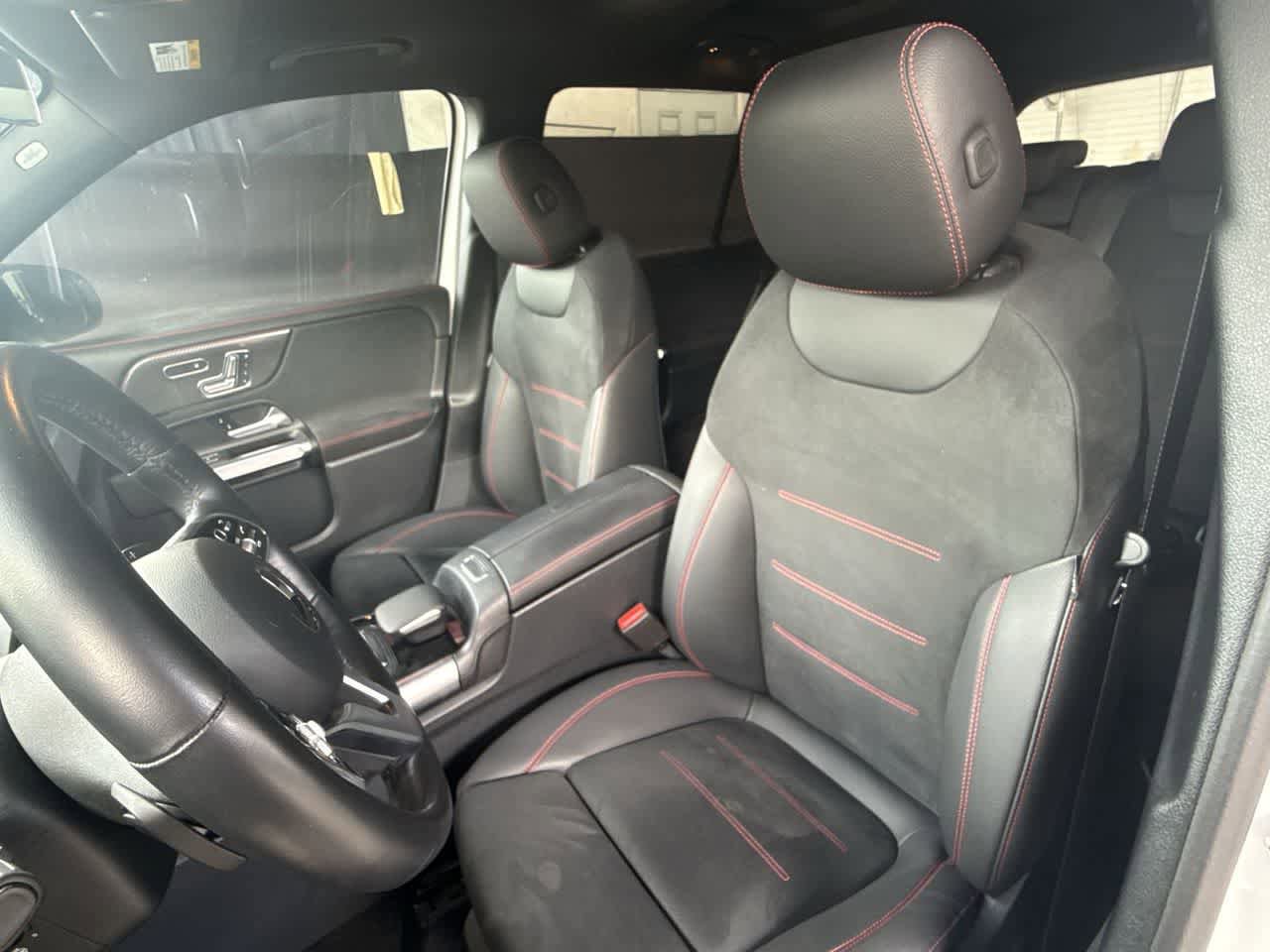 Used 2023 Mercedes-Benz GLB 250 image 14