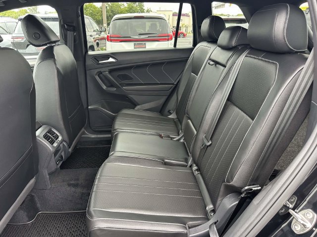 Used 2024 Volkswagen Tiguan SE R-Line AWD/4WD image 17