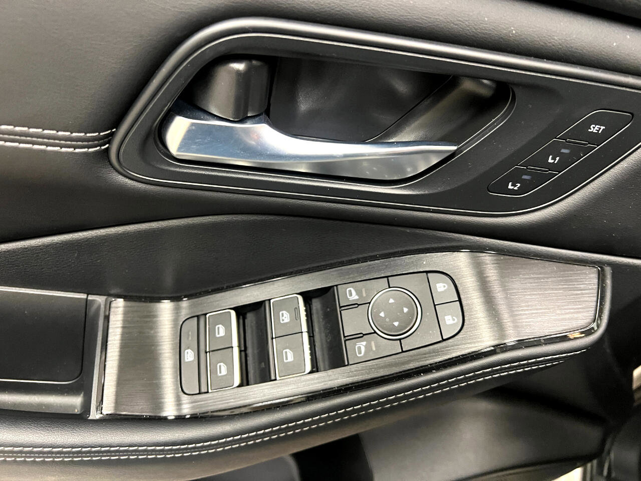 Used 2024 Nissan Rogue SL w/ SL Premium Package image 25