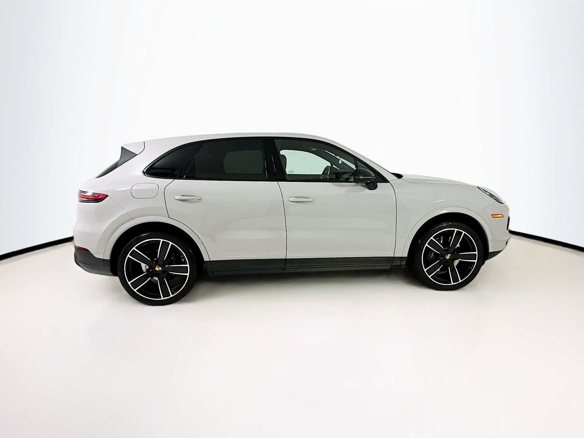 Used 2021 Porsche Cayenne AWD/4WD image 9