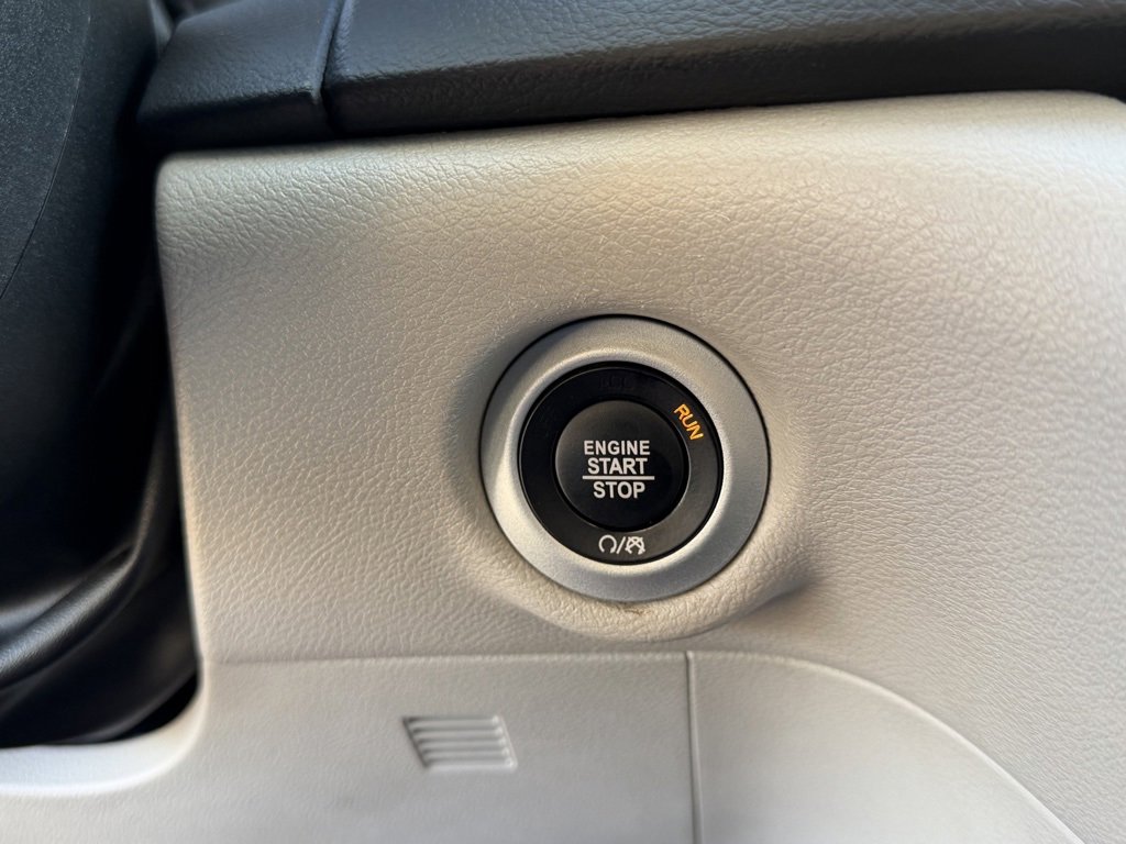 Used 2022 Chrysler Pacifica Touring-L image 21