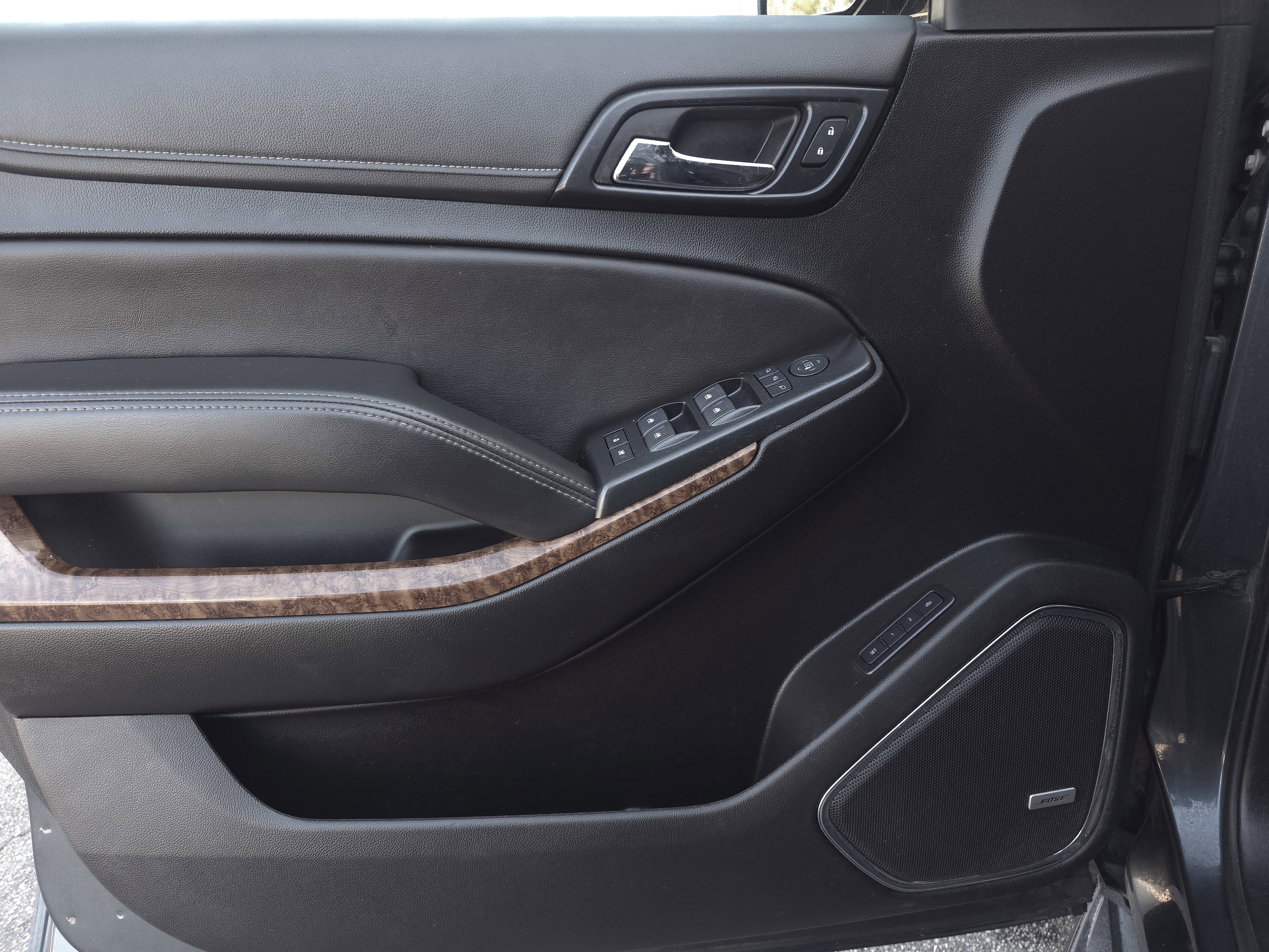 Used 2020 Chevrolet Tahoe Premier w/ RST 6.2L Performance Edition image 30