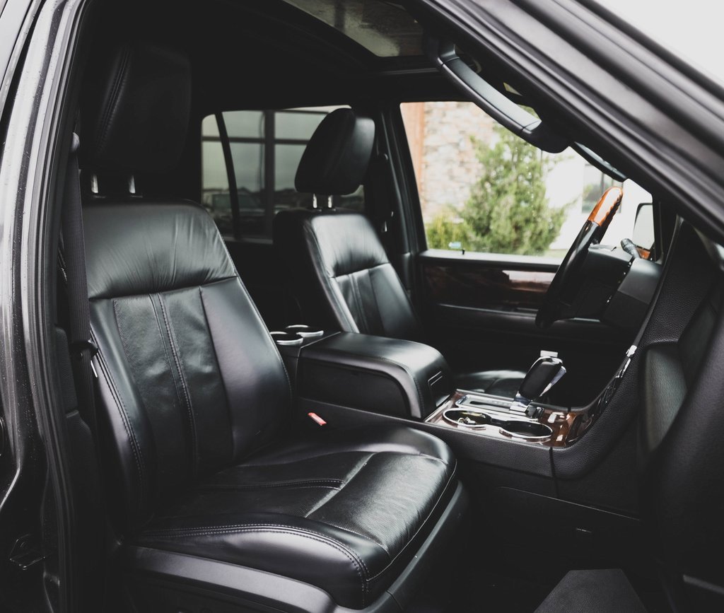 Used 2017 Lincoln Navigator Select image 32