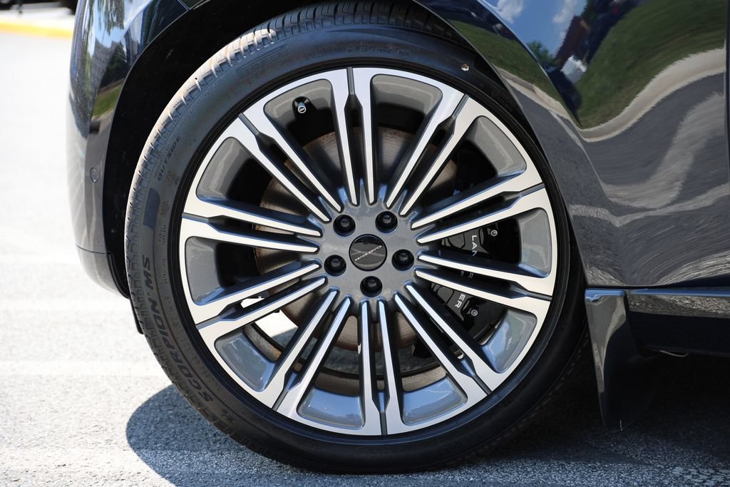 New 2026 Land Rover Range Rover Long Wheelbase Autobiography AWD/4WD image 9