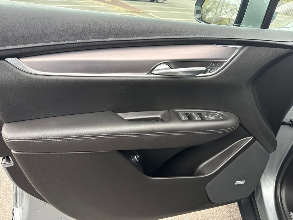 Certified 2023 Cadillac XT5 Luxury AWD/4WD image 5