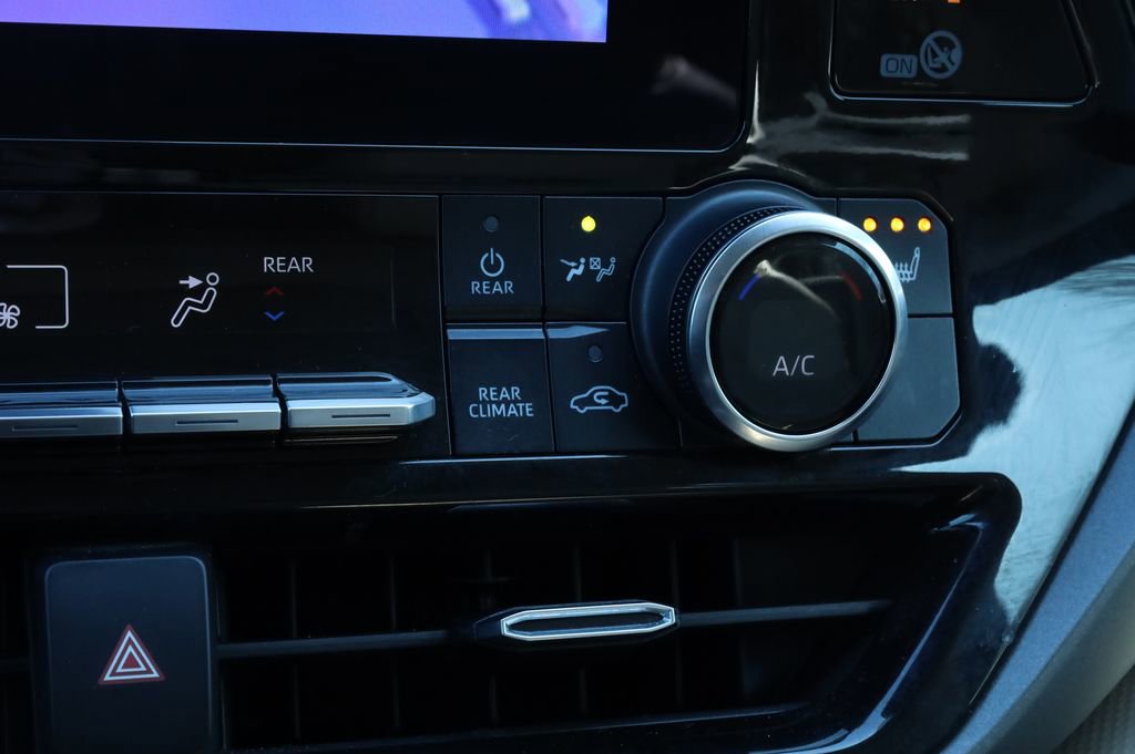 Used 2023 Toyota Highlander XLE image 26