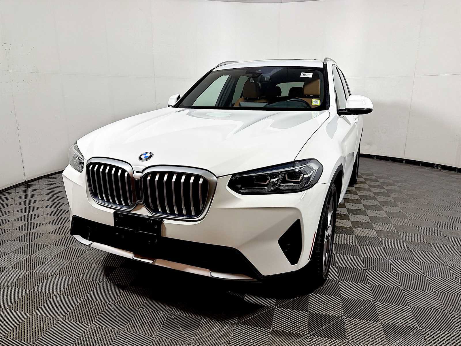 Used 2023 BMW X3 xDrive30i w/ Convenience Package w/ZPA AWD/4WD image 3