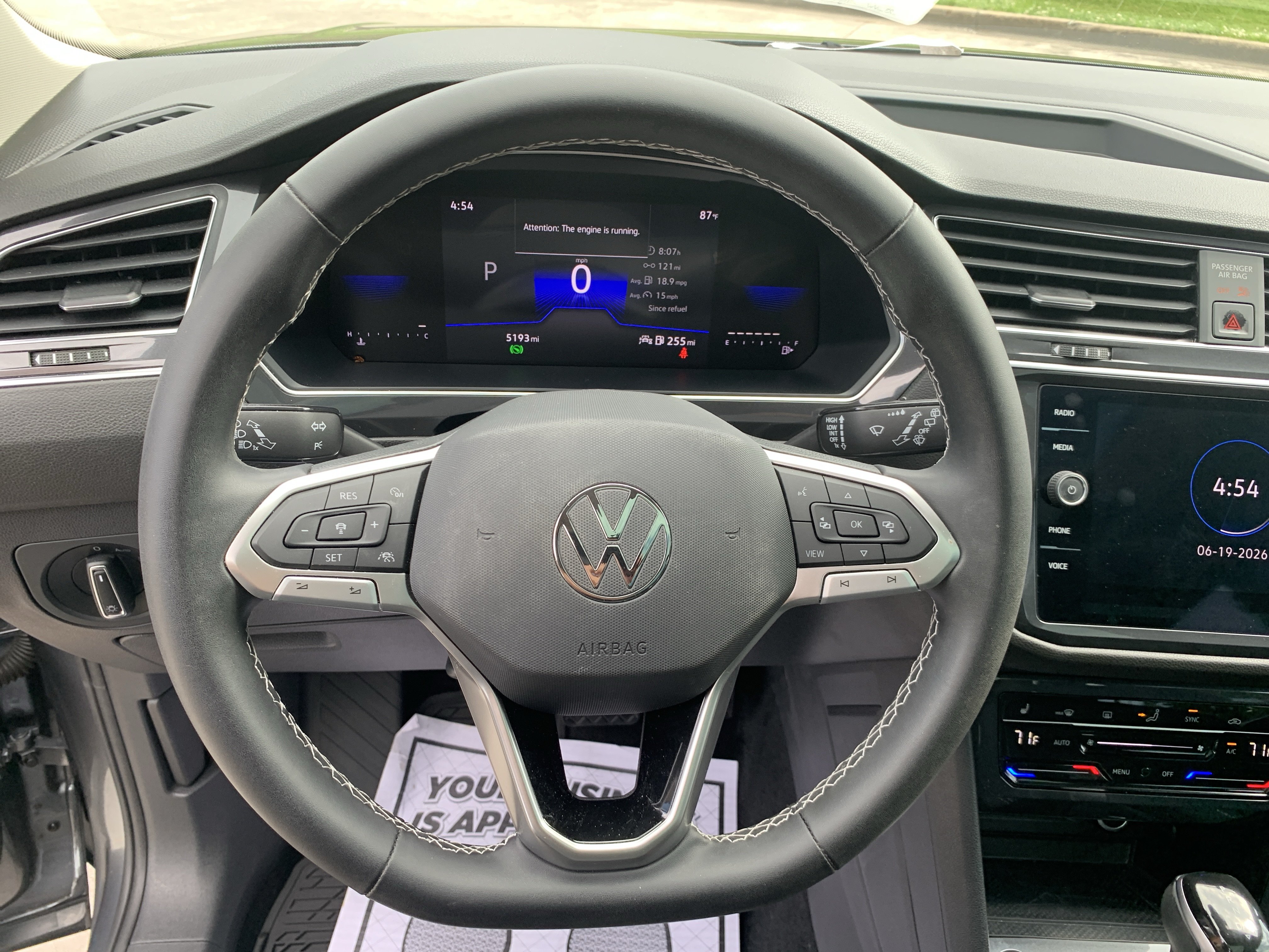 Used 2023 Volkswagen Tiguan SE w/ Panoramic Sunroof Package FWD image 14