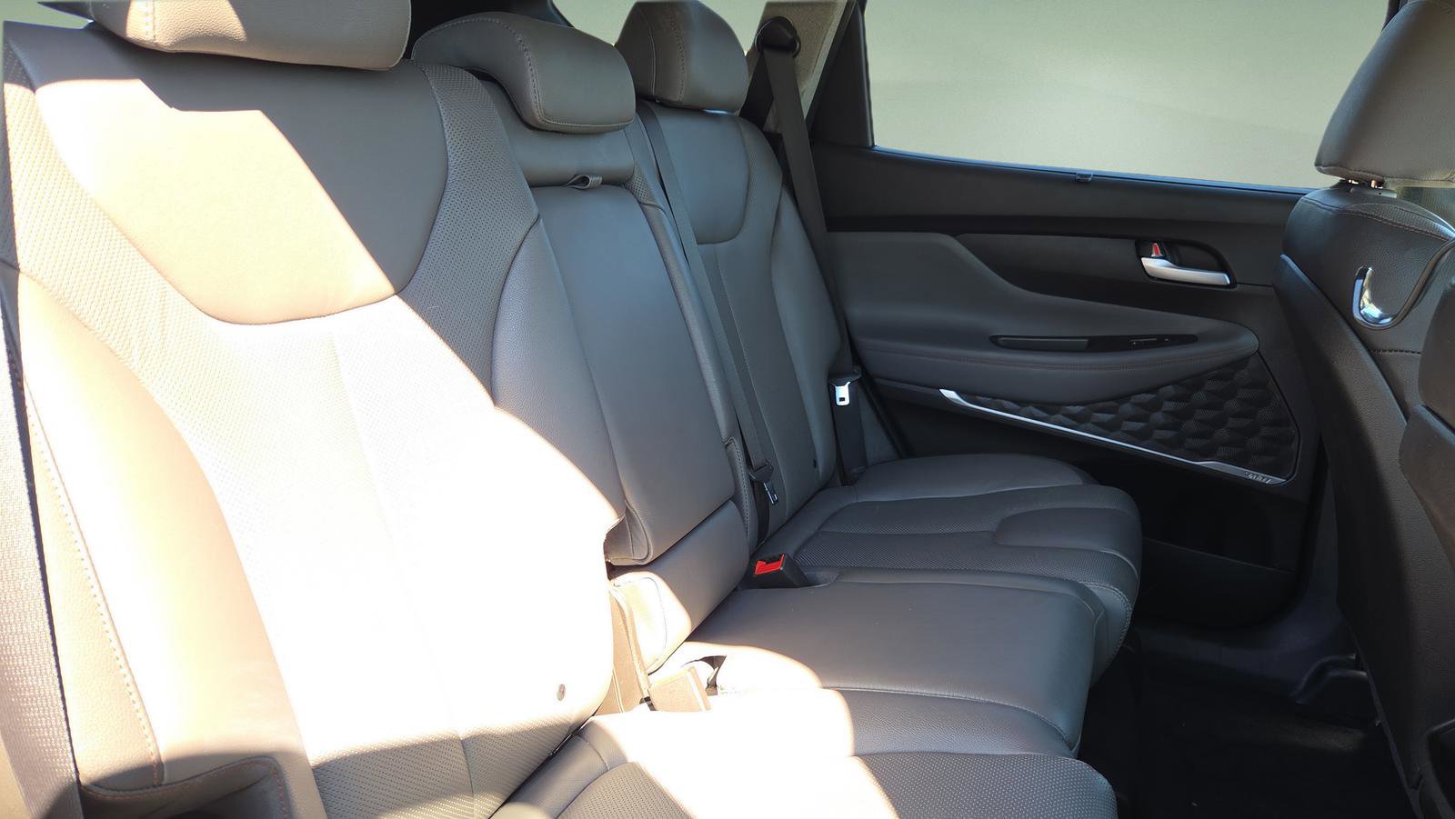 Used 2020 Hyundai Santa Fe Limited image 17