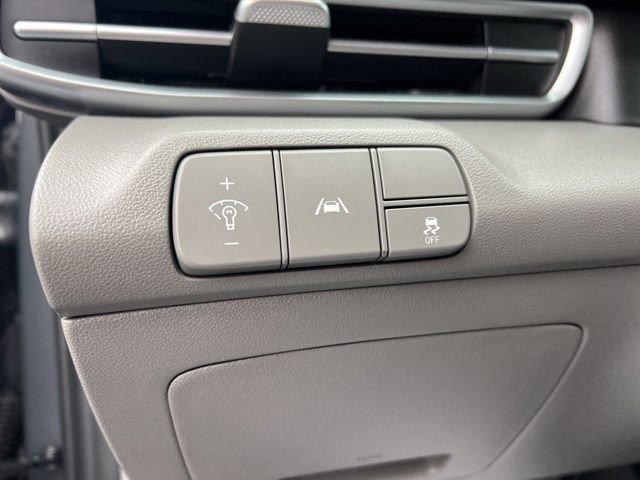 Used 2023 Hyundai Elantra SEL image 10