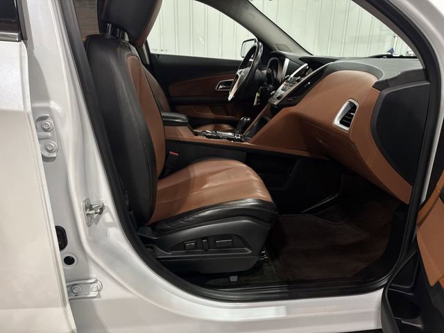 Used 2016 Chevrolet Equinox LTZ w/ Enhanced Convenience Package image 26