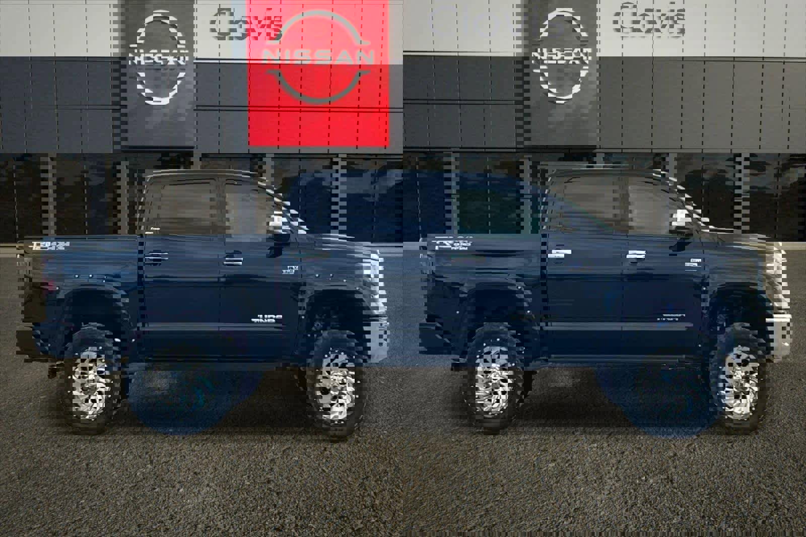 Used 2017 Toyota Tundra Limited image 9