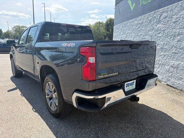 Used 2021 Chevrolet Silverado 1500 LT AWD/4WD image 3