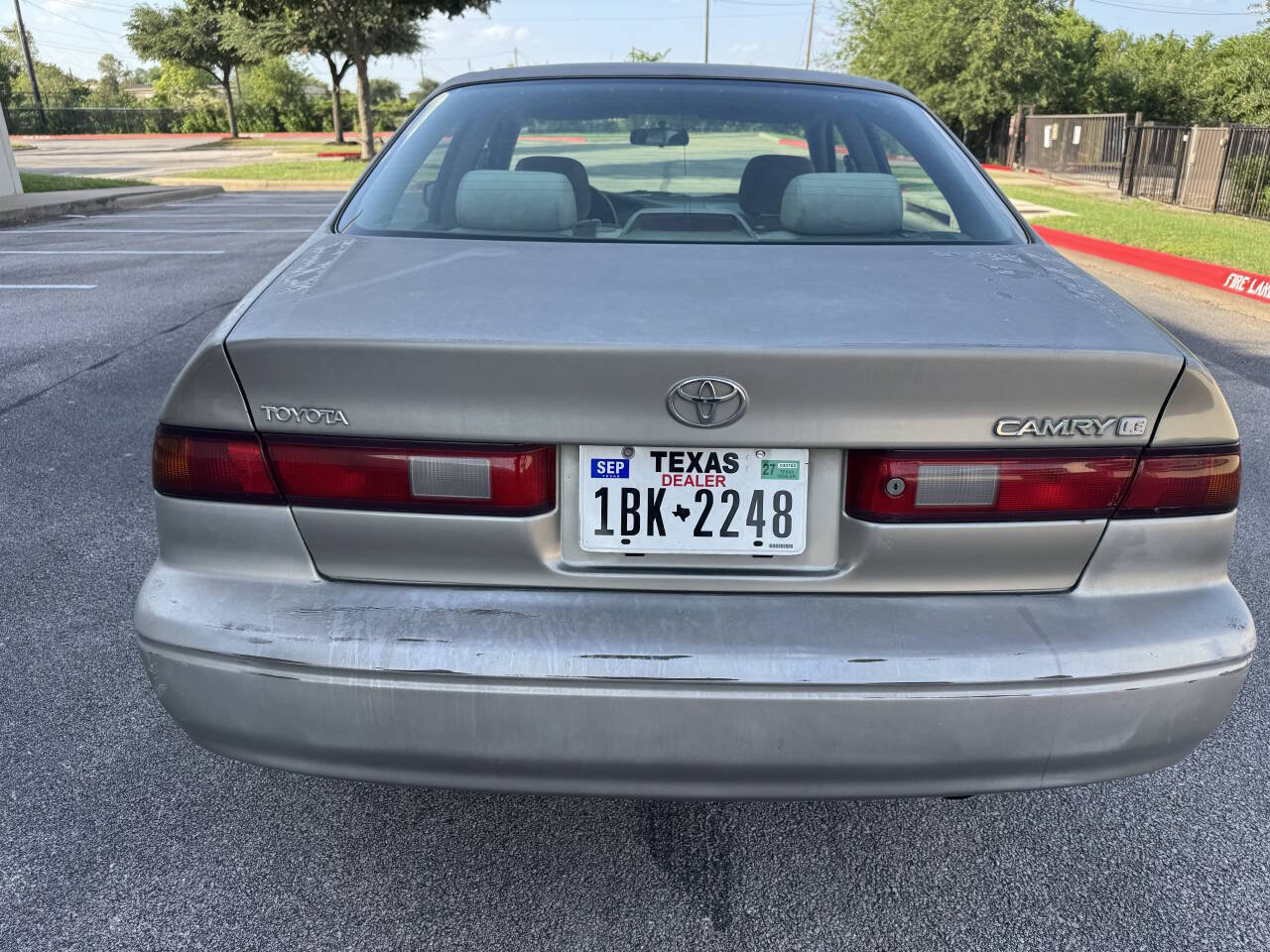 Used 1999 Toyota Camry LE FWD image 6