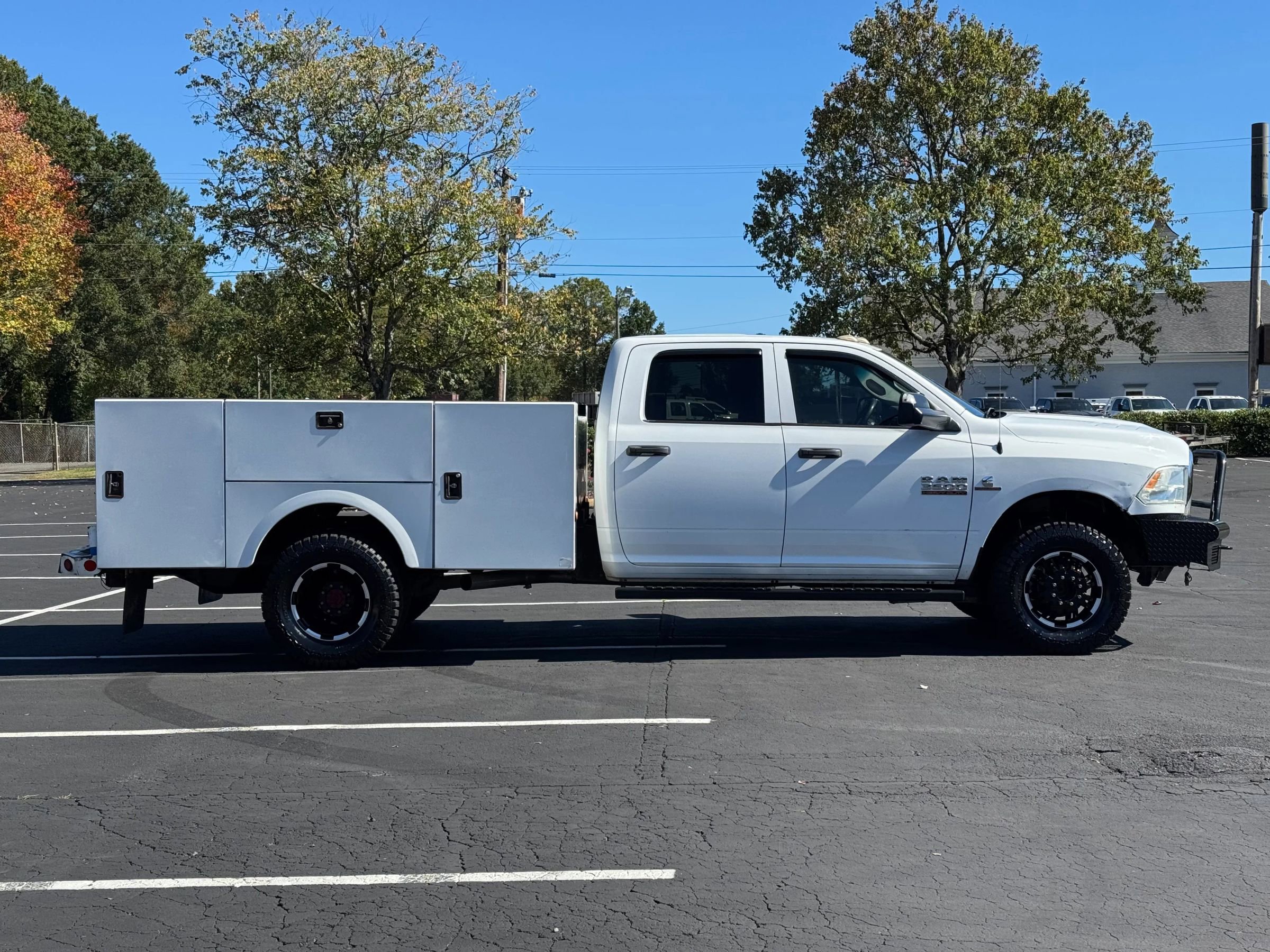 Used 2016 RAM 3500 Tradesman w/ Chrome Appearance Group image 5