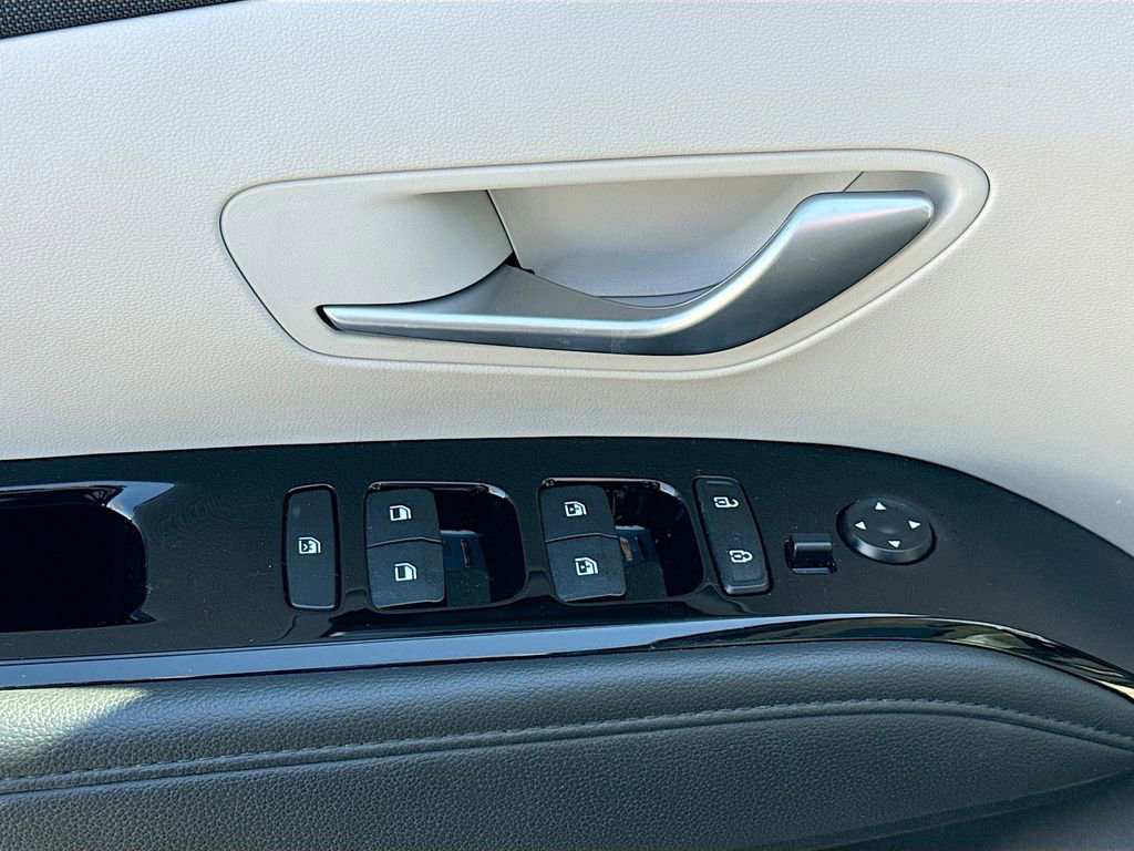 Used 2024 Hyundai Tucson Limited image 18