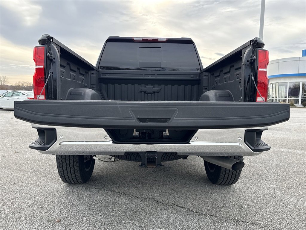 Used 2025 Chevrolet Silverado 2500 LTZ w/ LTZ Convenience Package image 22