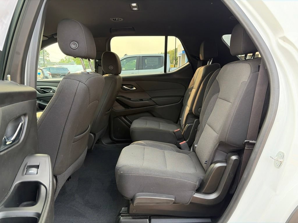 New 2023 Chevrolet Traverse LT w/ LPO, Floor Liner Package AWD/4WD image 17