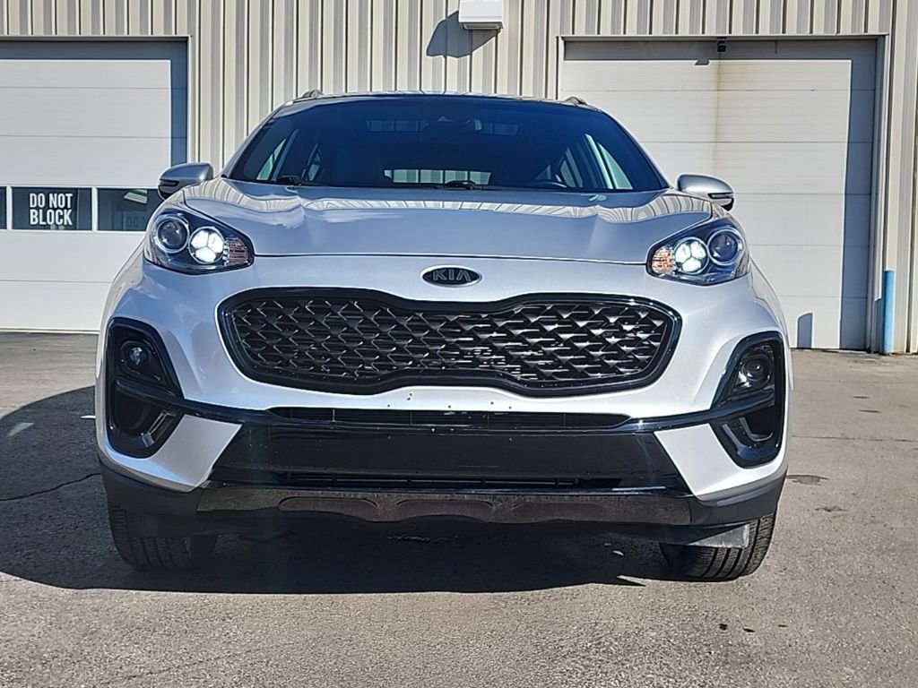 Used 2022 Kia Sportage Nightfall Edition image 2