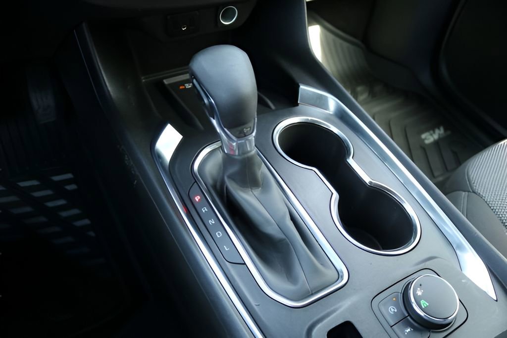 Used 2023 Chevrolet Traverse LT image 23