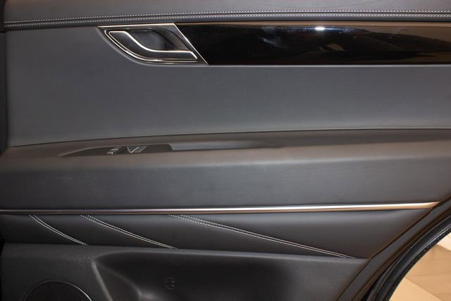 Used 2025 Genesis GV80 2.5T Standard image 13