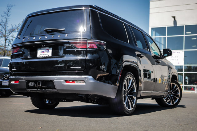 Used 2022 Jeep Wagoneer Series III w/ Premium Group I AWD/4WD image 26