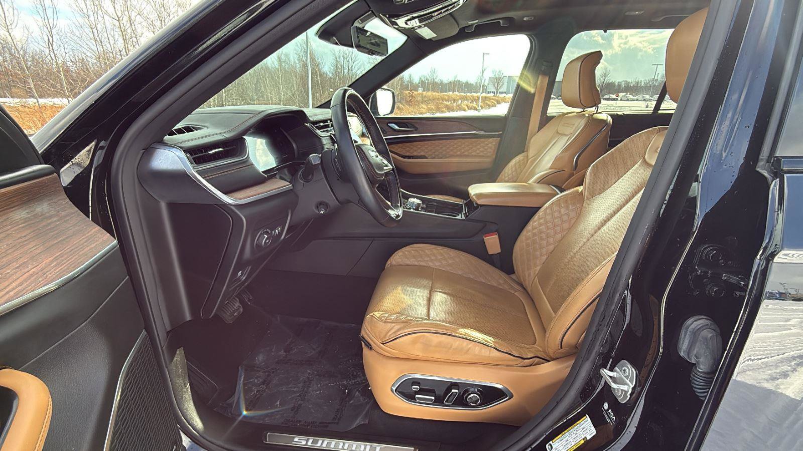 Used 2023 Jeep Grand Cherokee Summit w/ Adv Protech Group IV image 25