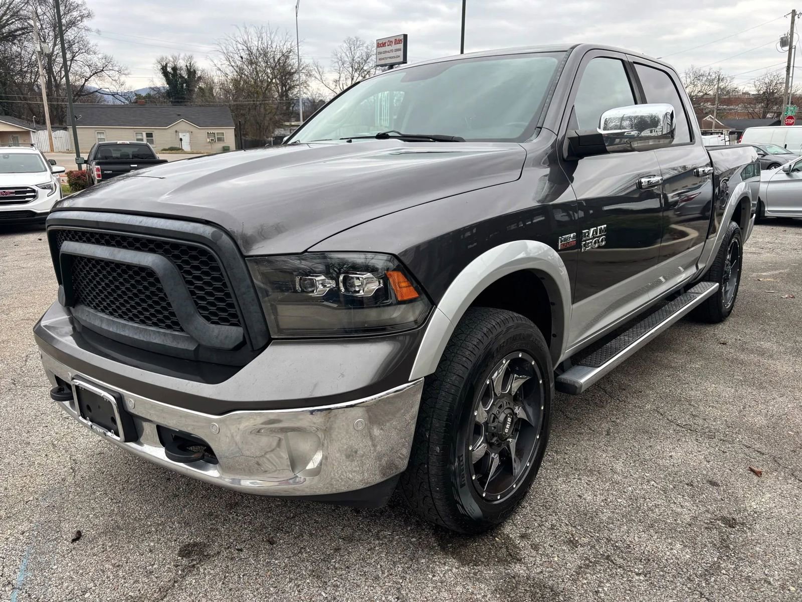 Used 2015 RAM 1500 Laramie w/ Convenience Group image 8