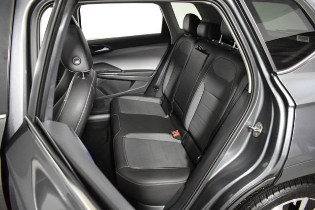 Used 2024 Volkswagen Taos SE FWD image 27