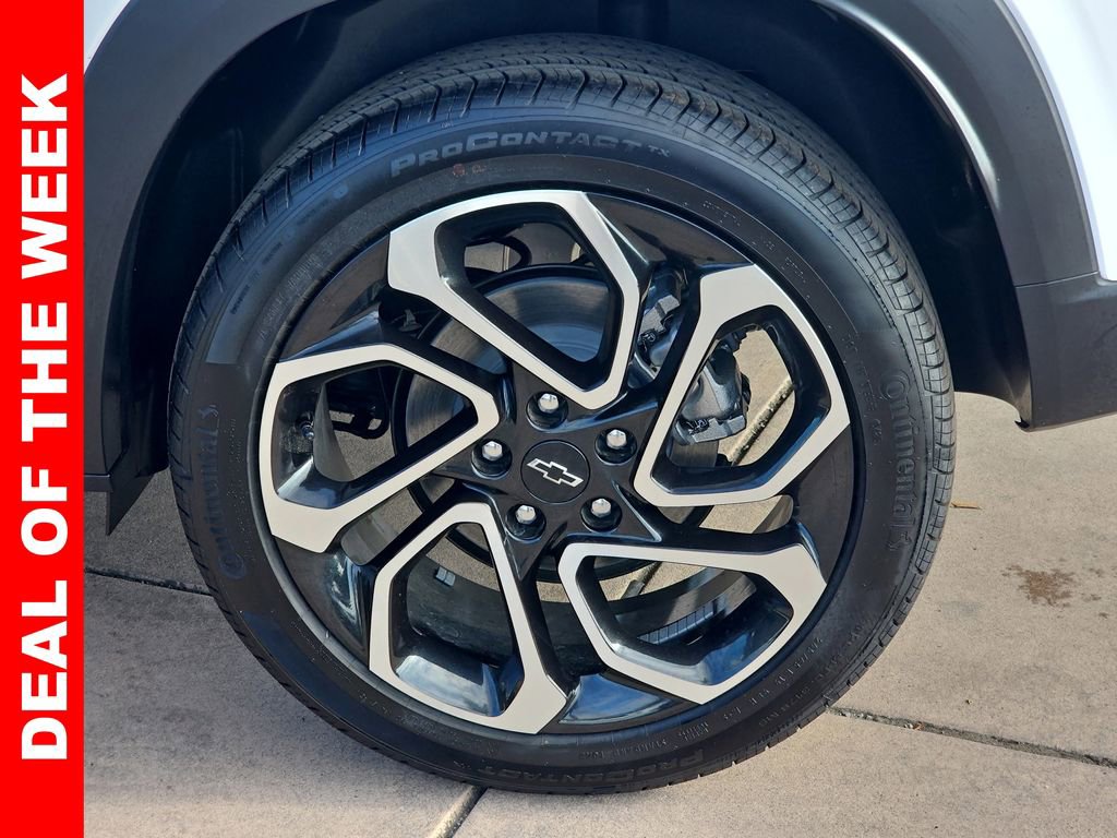 New 2025 Chevrolet Trax RS w/ Sunroof Package image 35